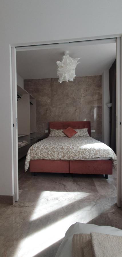 Apartment Pink Maison Centro Piazza Diaz Duomo Mailand